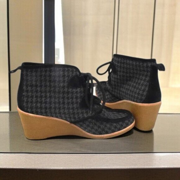 G H Bass & Co Hounds Tooth Wedge Bootie - Picture 3 of 5